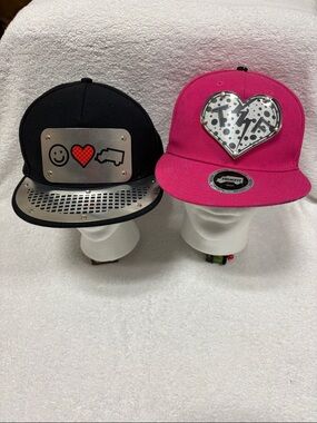Trukfit men’s  Pink Heart Patch Snapback Hat metal brim lot of 2